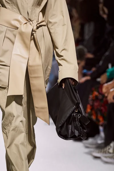 Look 35